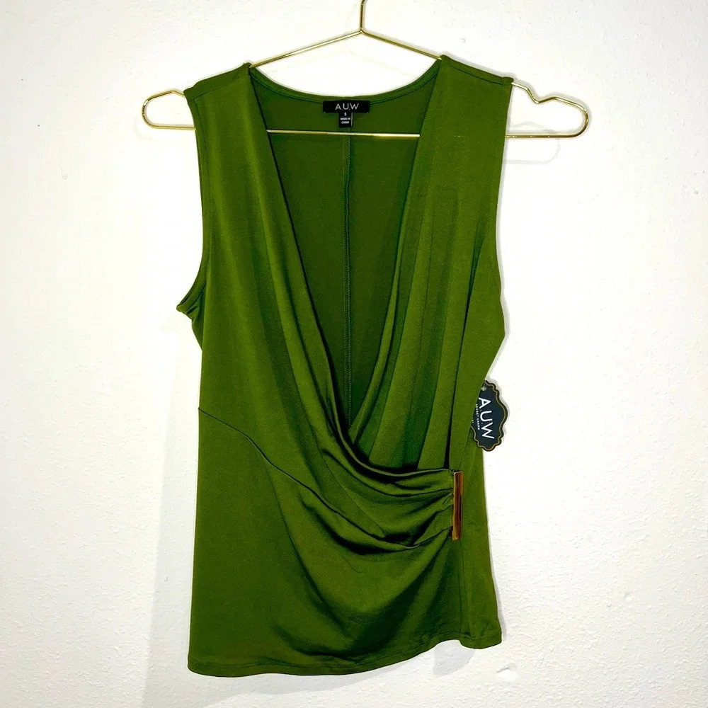 🆕 AUW Green Sleeveless Top